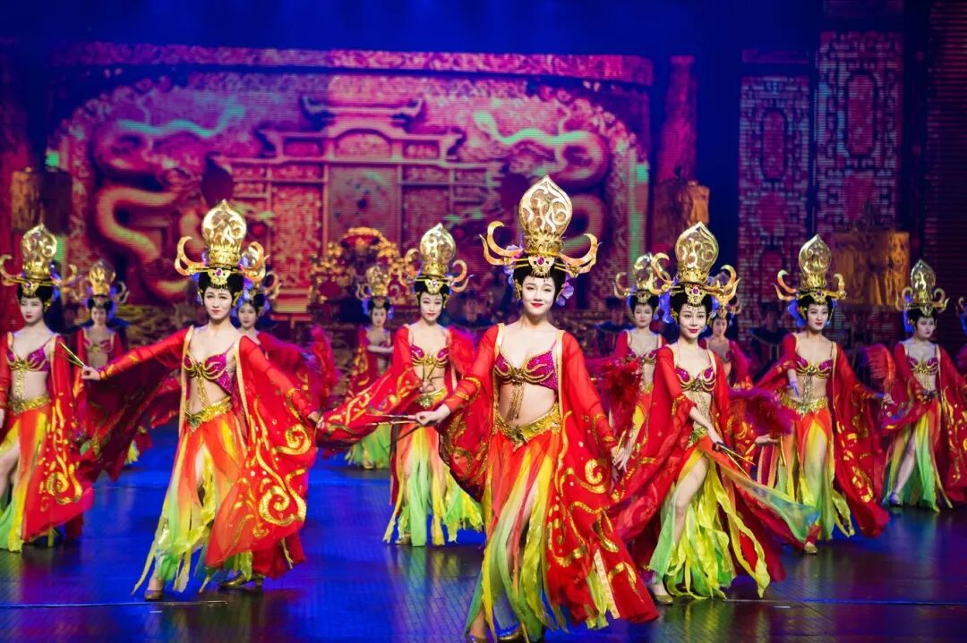 a-1400-person-group-tour-4.jpg a-1400-person-group-tour-4.jpg