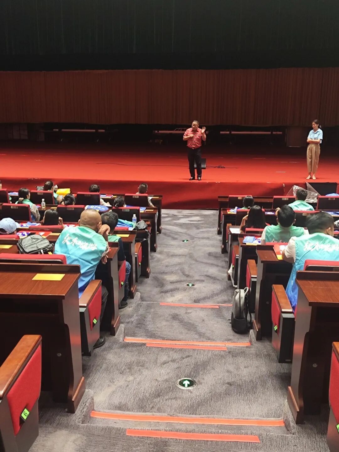 hangzhou-kangyi-successfully-hosts-large-scale-conference-group-tour-3.jpg hangzhou-kangyi-successfully-hosts-large-scale-conference-group-tour-3.jpg