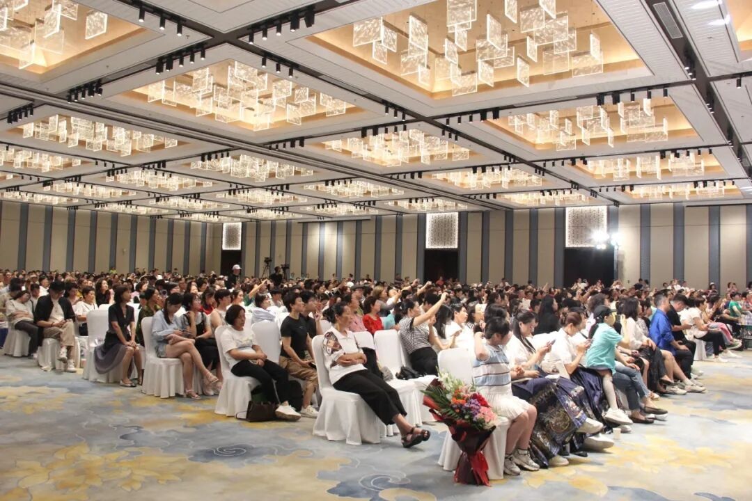 hangzhou-kangyi-successfully-hosts-large-scale-conference-group-tour-4.jpg hangzhou-kangyi-successfully-hosts-large-scale-conference-group-tour-4.jpg