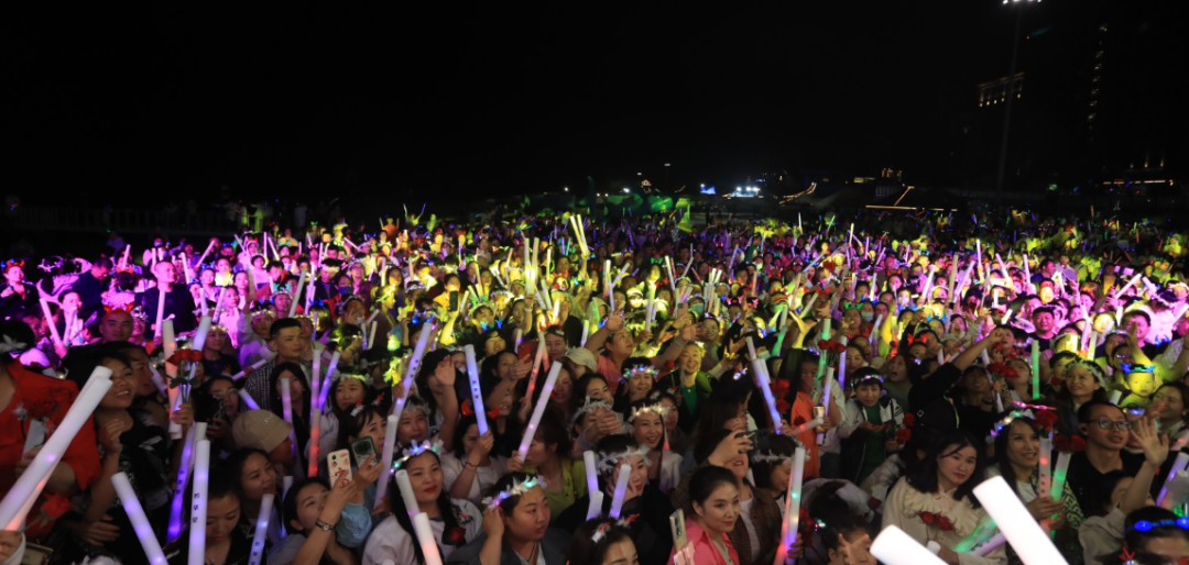 two-thousand-person-large-scale-conference-tour-group-5.jpg two-thousand-person-large-scale-conference-tour-group-5.jpg